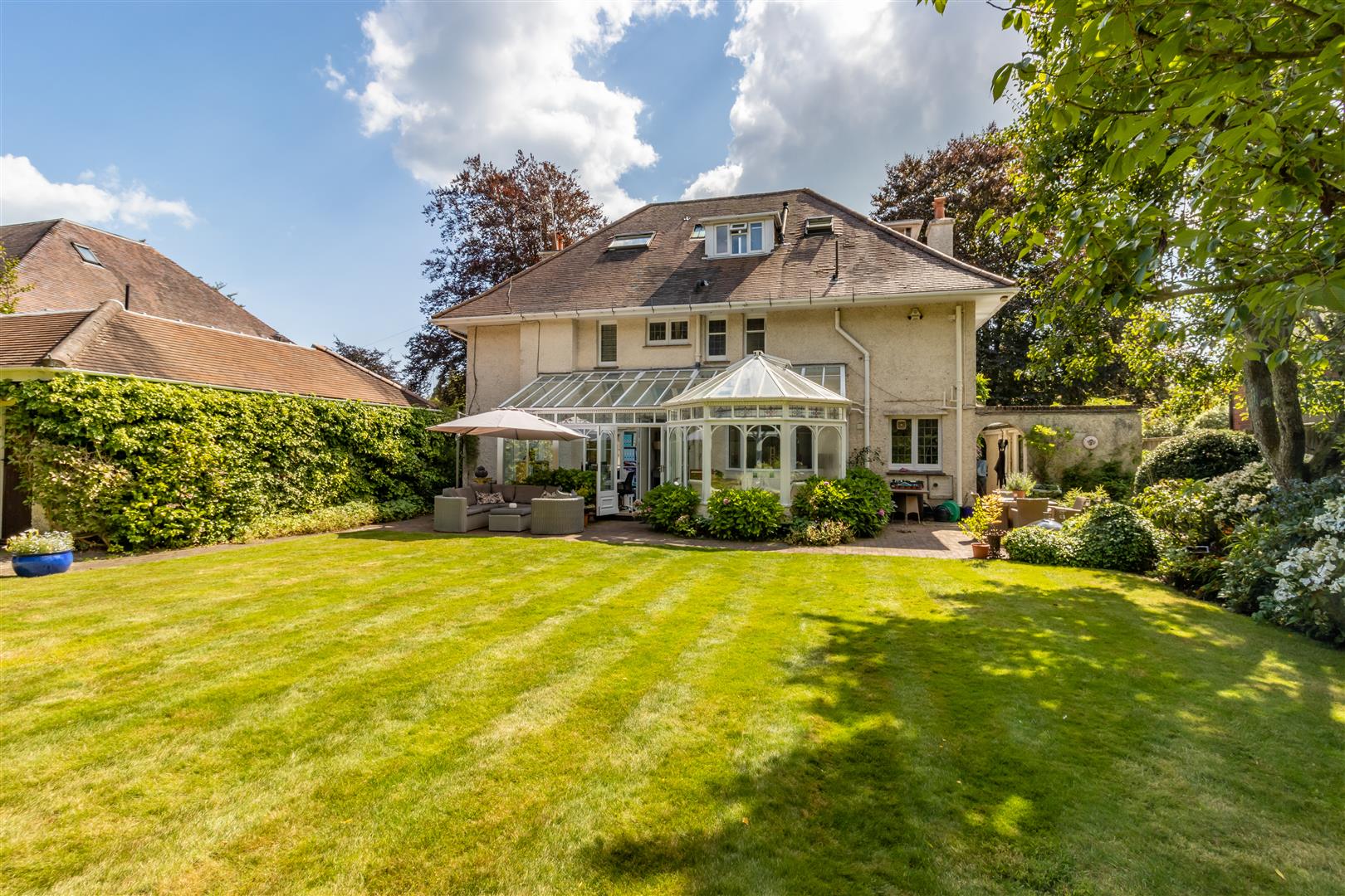 Property information Luxury & Prestige